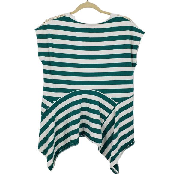 Little Yellow Button Lace Shark bite Hem Top Small - Picture 2 of 5